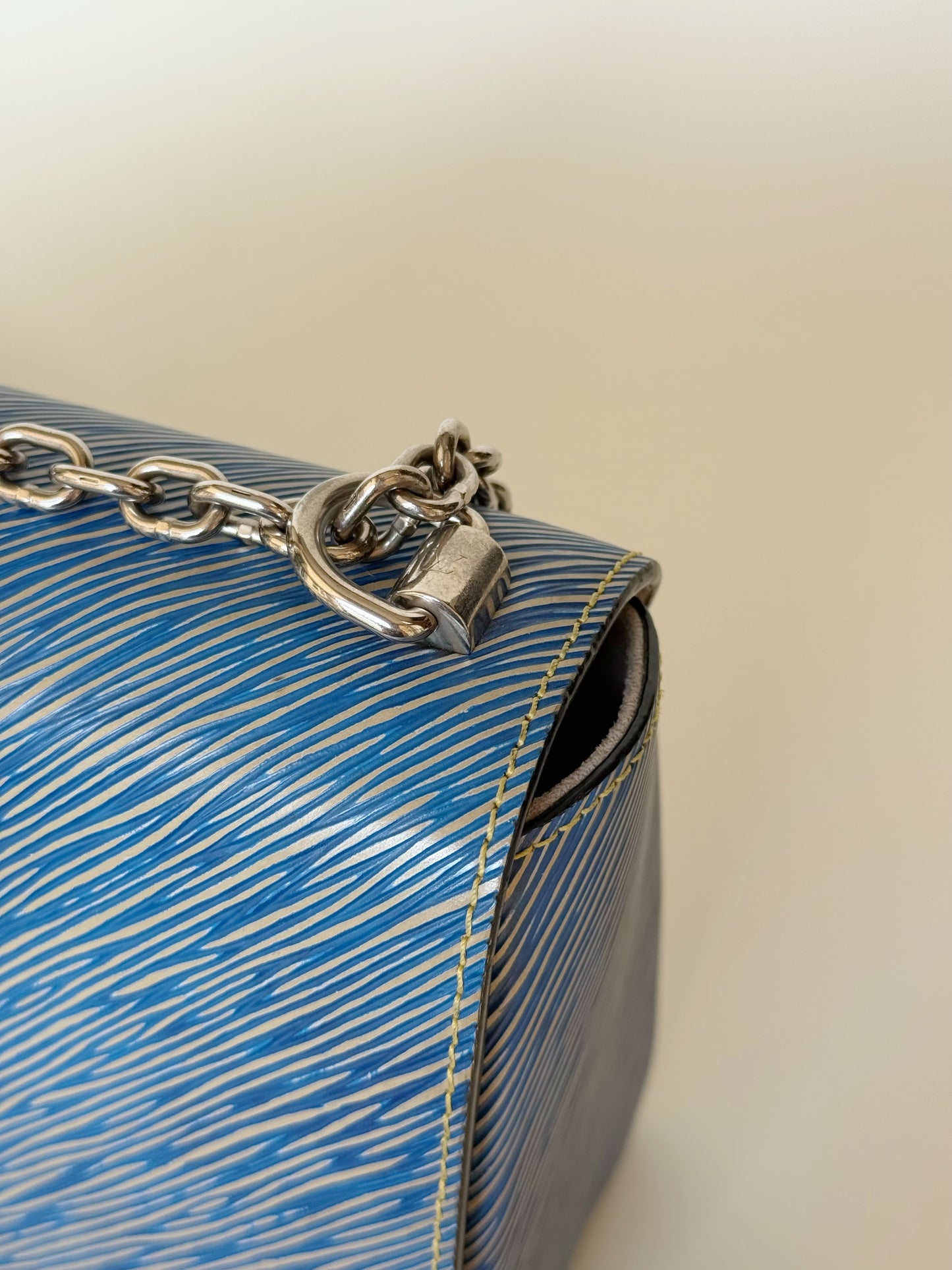 Louis Vuitton Epi Twist Shoulder Bag