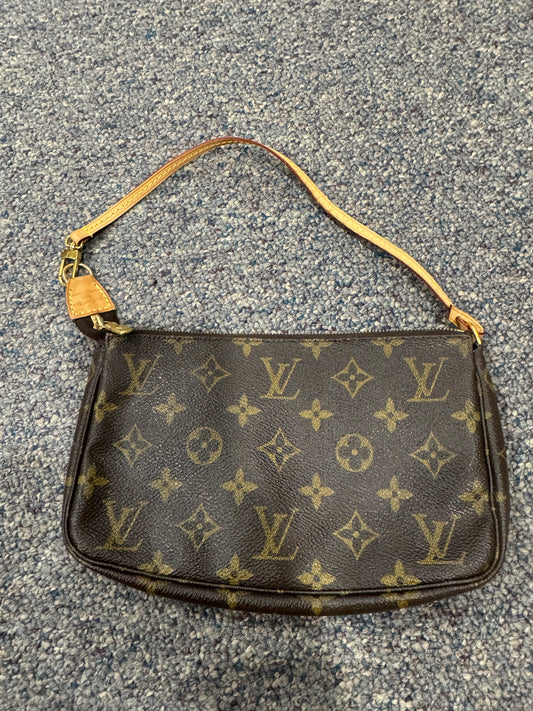Louis Vuitton Monogram Pochette