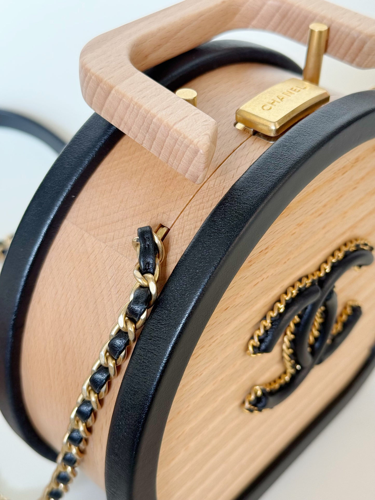 Chanel Lambskin Beechwood Round CC Vanity Case