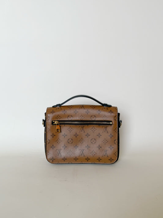 Louis Vuitton Monogram Pochette Metis